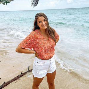 Meet your Posher, Sarah-Ève